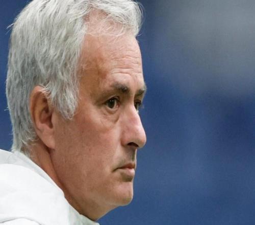 TA：由于首回合染紅，穆里尼奧將在皇馬提供的包廂內(nèi)觀看比賽