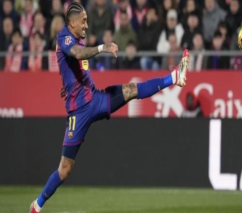 我和拉什福德誰更快拉菲尼亞：他更快，他的速度令人驚嘆