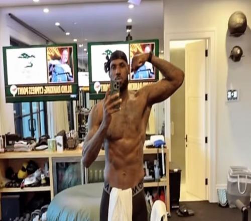 詹姆斯曬訓(xùn)練照：我醒來(lái)后就是這樣！心懷感恩，倍感幸福