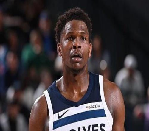 愛德華茲：關(guān)鍵時(shí)刻我更愿意相信自己投那些屬于我的機(jī)會球