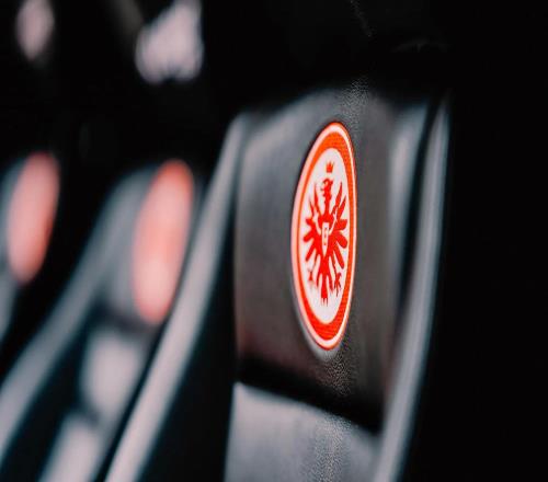 官方：因球迷多起違規(guī)行為，法蘭克福被德國足協(xié)重罰44.02萬歐