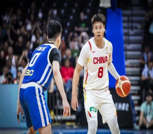 又一次拖了球隊(duì)的后腿，中國隊(duì)真不應(yīng)該再招這位愛惹麻煩的球員了