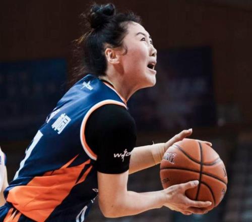 轟37分6助攻！中國女籃31歲王牌后衛(wèi)滿血復(fù)活：宮魯鳴該帶上她