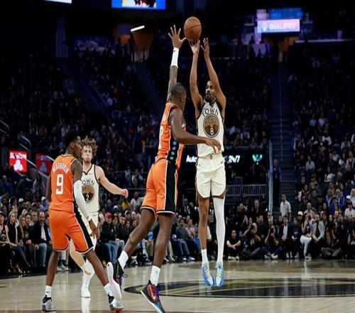 一次又一次在場(chǎng)上打鐵，勇士后場(chǎng)大閘為什么莫名其妙就上頭了呢