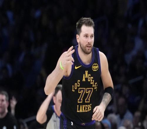 東契奇：我們以強硬方式回應了比賽與詹姆斯和里夫斯愈發(fā)默契