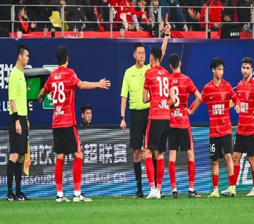 正式官宣！中足聯(lián)公布中超首輪裁判，執(zhí)法國安主裁曾遭足協(xié)禁賽