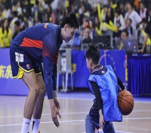 CBA常規(guī)賽下周戰(zhàn)火重燃，崔永熙復(fù)出在即迎加盟廣東隊首秀