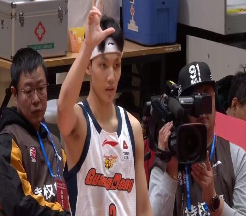 確認退出！“遼寧克星”正式告別CBA，這可是廣東隊的冠軍鋒線！