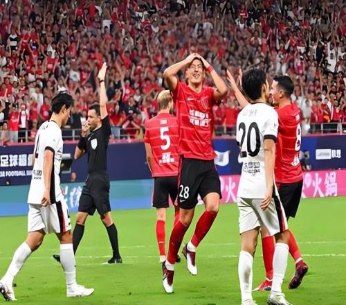 他剛執(zhí)教蓉城時(shí)就被質(zhì)疑不如徐正源，如今卻帶隊(duì)兩連勝，贏得認(rèn)可