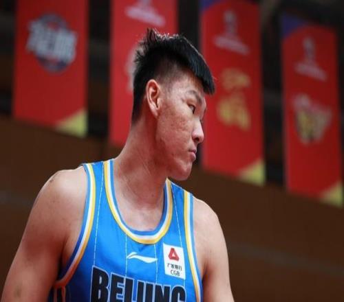 9分鐘0板！正負(fù)值10CBA頂薪內(nèi)線離被徹底棄用不遠(yuǎn)了