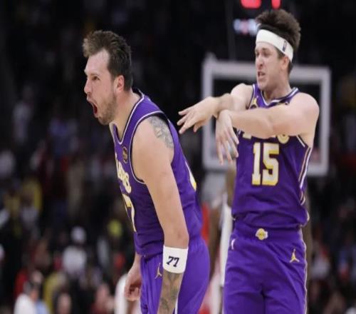 里夫斯：末節(jié)東契奇上演了教科書級的表演，全隊現(xiàn)在都很無私