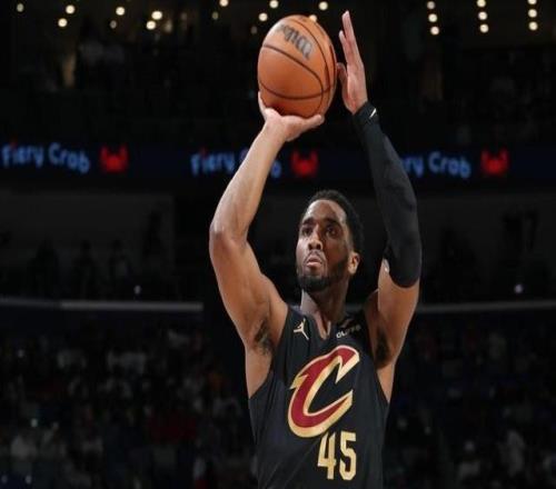 逆轉(zhuǎn)鵜鶘！米切爾27+7，哈登20+6成贏球功臣，但施羅德成騎士隱患