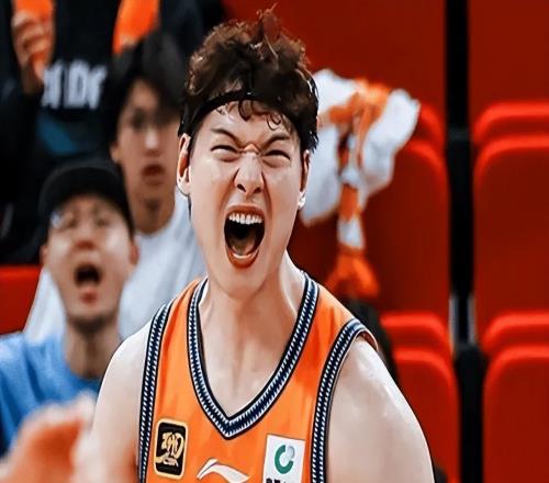 上海11171戰(zhàn)勝四川球員評價：8人優(yōu)秀，2人及格，2人低迷