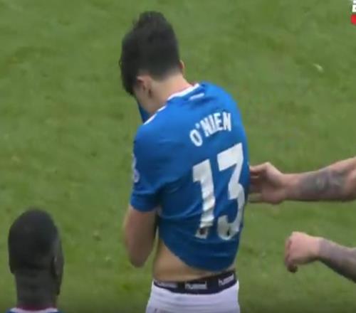 苦盡甘來，陪桑德蘭一路升級的后衛(wèi)奧尼安賽后動情落淚