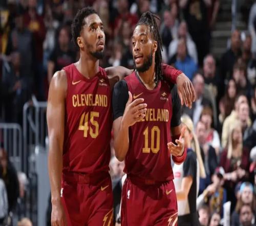 騎士雙槍砍68分，帶隊4連勝！史詩級2換1交易雙贏，哈登首冠要來