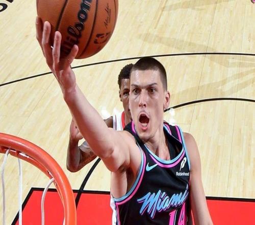 轟23+14+4！又一個(gè)庫里誕生，你再這么超神下去，火箭要給你頂薪