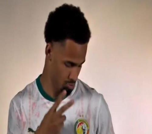 塞內(nèi)加爾隊官方社媒曬視頻，球衣已經(jīng)繡上第二顆非洲杯冠軍星