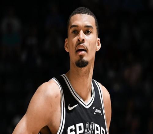 韋德：我喜歡文班身上的老派味道，他定會成為MVP并拿到總冠軍