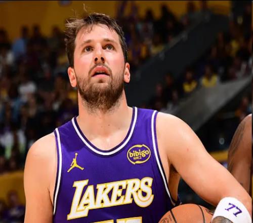 湖人近12戰(zhàn)11勝！東契奇3月轟558分談MVP榜排名下降：不懂能做啥