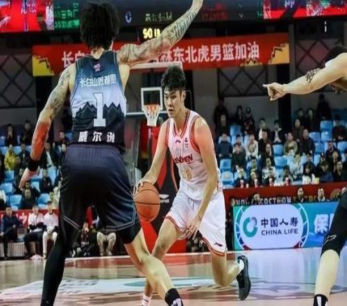 CBA殺出大黑馬！攻擊力全聯(lián)盟第2，連超京魯升至第4，老帥太猛了