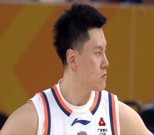 CBA：張鎮(zhèn)麟15分國手16分，豪取13連勝，張寧低迷14