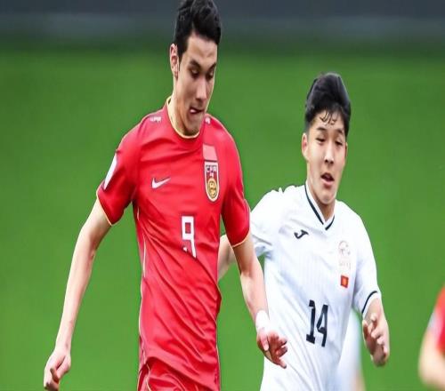 他在大連英博本賽季一球未進(jìn)，卻在國青爆發(fā)，三破澳大利亞大門