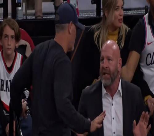 壓迫感滿滿！開拓者新老板是一個(gè)狠角色，比賽現(xiàn)場拷問克羅寧