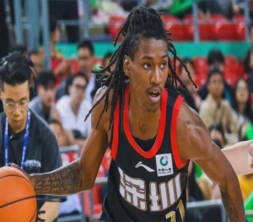 虎父無(wú)犬子！21歲鋒線三分球7中5砍32分，父親曾是CBA教頭