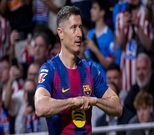 萊萬本賽季聯(lián)賽已進(jìn)12球，距37歲球員西甲單賽季進(jìn)球紀(jì)錄僅差1球