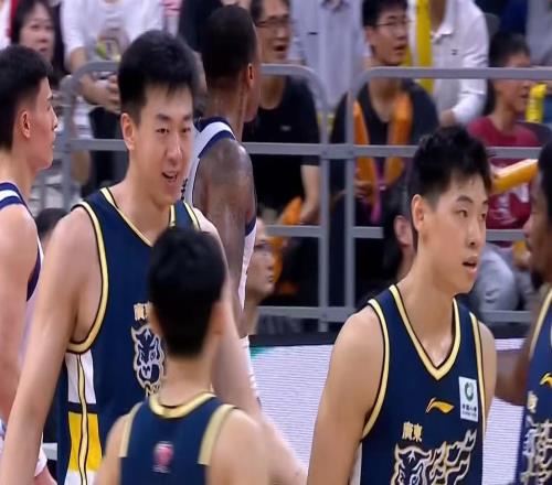 完爆薩林杰+碾壓王少杰！廣東第五外援曝光，保杜鋒躺進(jìn)總決賽