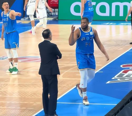 又有外援頂撞教練！北京或爆重大危機，京迷：1分不得哪來的脾氣