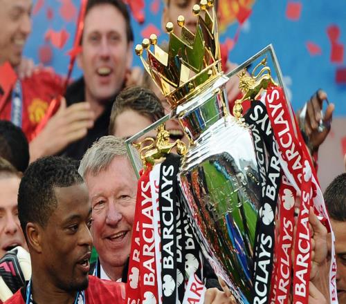 特維斯加盟曼城埃弗拉：我當(dāng)時(shí)就打電話給他說要打斷他的腿