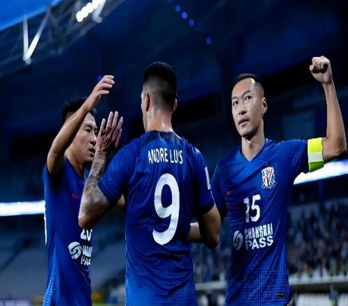 斯盧茨基自此學(xué)會(huì)主動(dòng)換人后！申花戰(zhàn)績(jī)就越來越好，三人被他激活