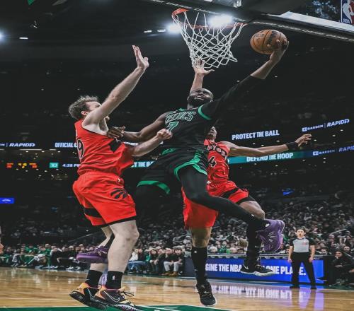 聯(lián)盟第二后衛(wèi)只進過1次二陣就拿2.85億合同！他不愿再做皮蓬了