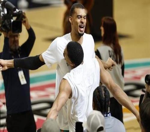 文班談傷情：肋骨傷勢并沒有困擾我只在特定對抗時(shí)會疼