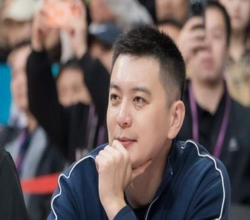 真不講情面！楊鳴點(diǎn)評北京男籃，直言仍未展現(xiàn)冠軍相，高看上海隊(duì)