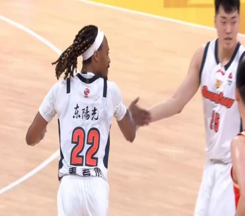 朱芳雨賭對(duì)了！廣東最強(qiáng)雙能衛(wèi)打出身價(jià)，保送杜鋒雙殺衛(wèi)冕冠軍！