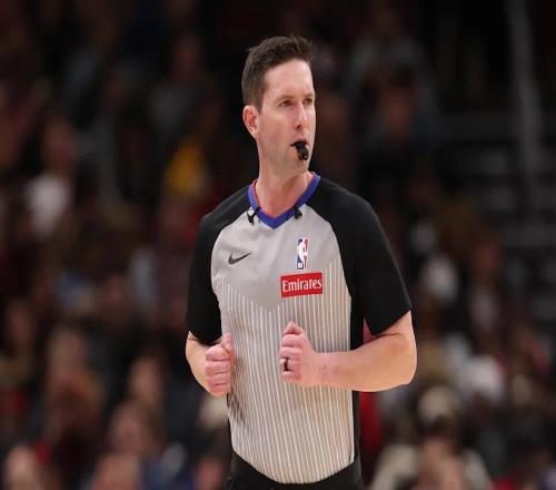 NBA裁判受傷離場(chǎng)：一場(chǎng)被忽視的"系統(tǒng)冗余"測(cè)試