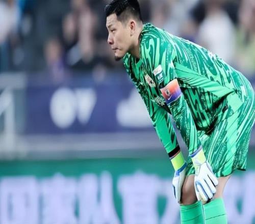 17歲魯能多面手完成職業(yè)聯(lián)賽首秀！曾入選09國(guó)少，可接班劉洋