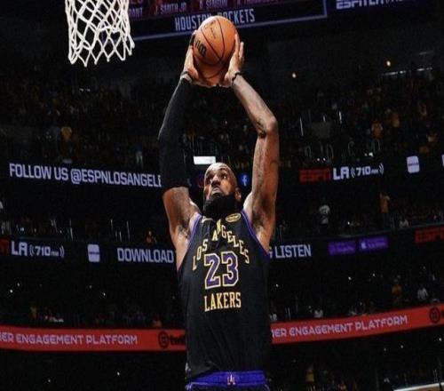 超越賈巴爾，詹姆斯創(chuàng)NBA歷史季后賽41歲以上球員單場得分新高