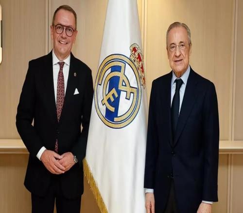 阿斯：皇馬受贈(zèng)一面手工刺繡巨型旗幟，制作總耗時(shí)達(dá)690小時(shí)