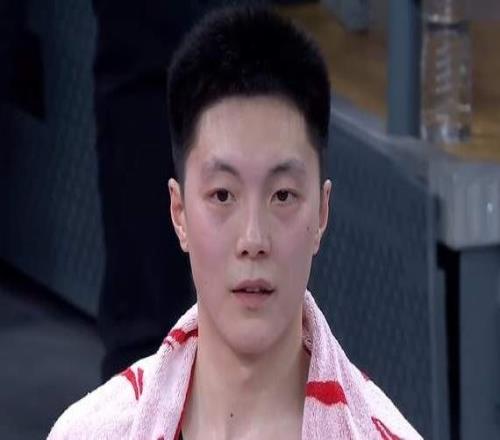 廣東新援將迎來首秀，徐杰恐無緣最佳陣容，胡明軒輪休，杜鋒變招