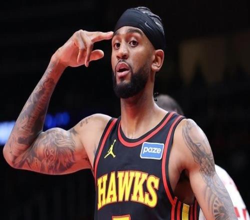 沃克當選進步最快球員老鷹球員連續(xù)獲得該獎