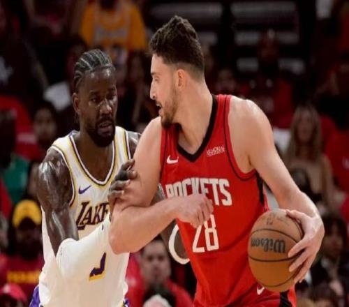 第四節(jié)成垃圾時間！詹姆斯拿到10分就休息，火箭拒絕橫掃