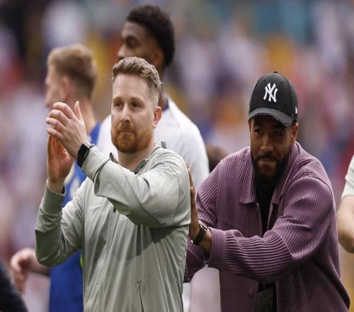 去享受掌聲吧，里斯詹姆斯賽后將麥克法蘭推向切爾西球迷