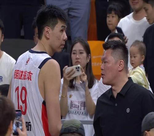 四連敗后！廣東隊(duì)做出重大決定，朱芳雨力邀徐昕回歸，杜鋒被無視