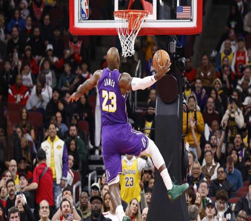 湖人隊(duì)詹姆斯談與喬丹的史上最佳球員之爭(zhēng)：我覺(jué)得這種對(duì)話很無(wú)聊