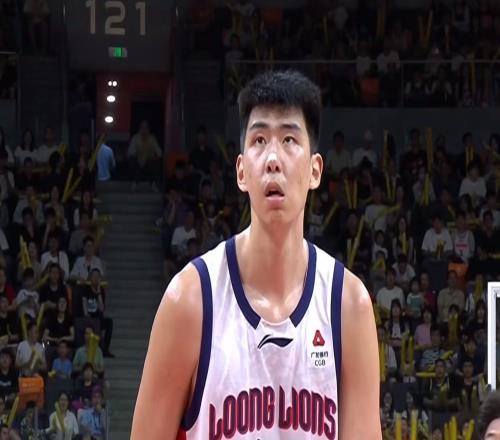 廣東領先5分！徐杰胡明軒各得2分，雙小外合砍27+5，徐昕7分4板