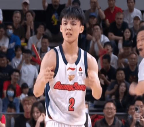 廣東大勝廣州扳成11胡明軒21+6薩林杰24+14