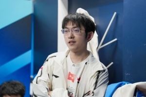 新年快樂炫君！Flandre發(fā)送新年祝福：一年到頭自由隨性，出發(fā)！